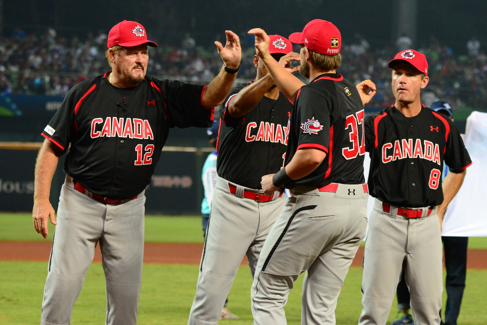 Canadian store baseball teams